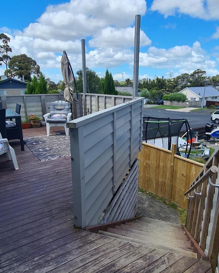 This Fabulous, Single-Level 3 Plus 1 Small Room With Folding Sofa Home Auckland Exterior foto